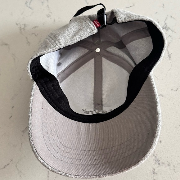 Levi's Men's Adjustable Terry Cloth Baseball Cap - Gray, men’s gray hat - Picture 6 of 10